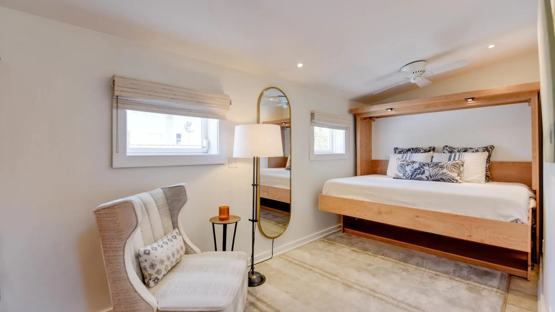 New Green Pineapple Palloza - Bright & Modern On Duval Key West United States