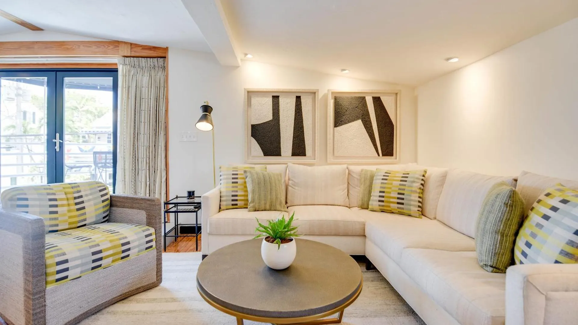 Apartment New Green Pineapple Palloza - Bright & Modern On Duval Key West